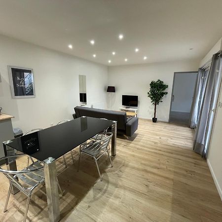 Place Du Marche 002, Au Coeur Des Rues Pietonnes Apartment Roanne Bagian luar foto