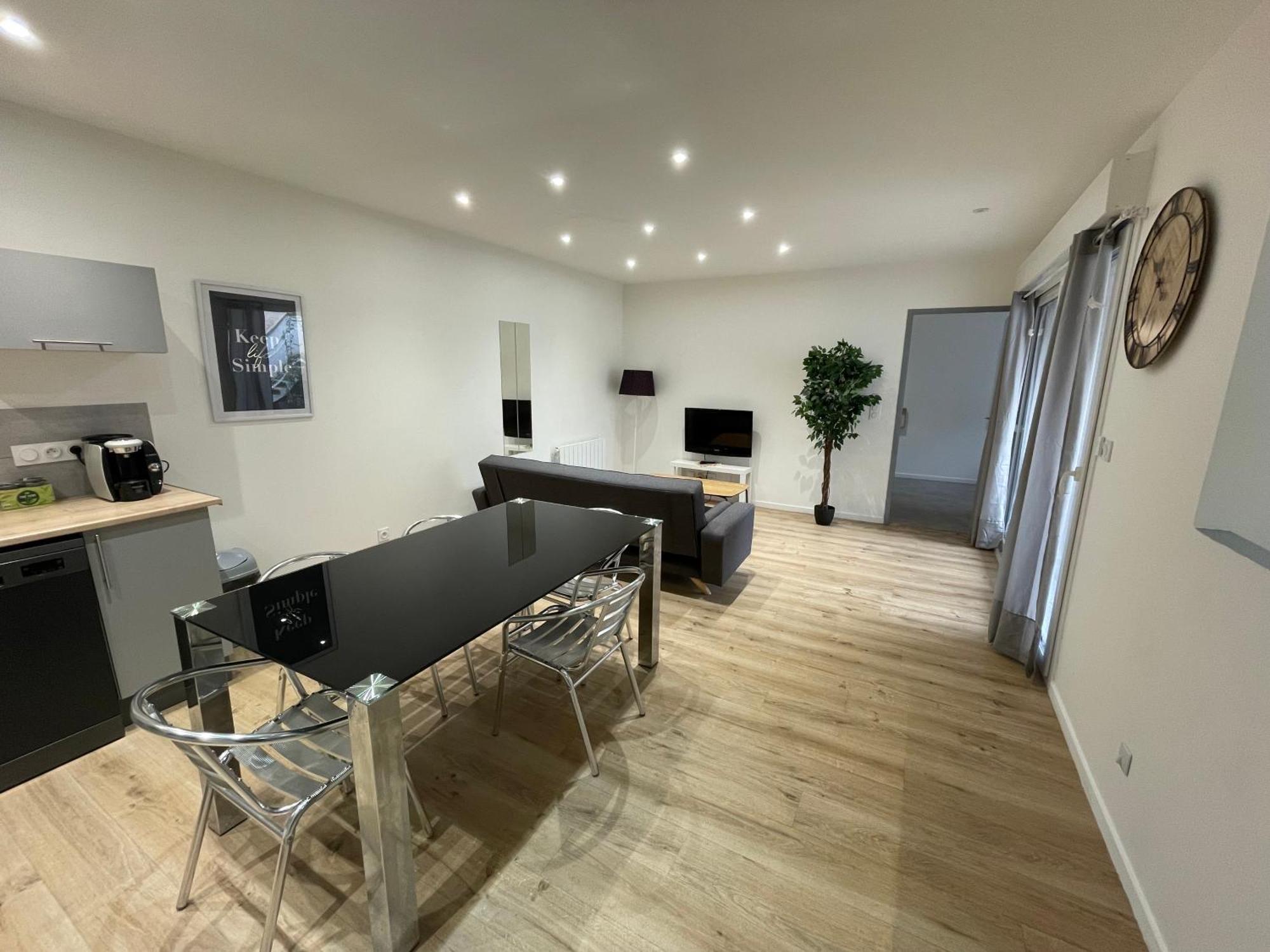 Place Du Marche 002, Au Coeur Des Rues Pietonnes Apartment Roanne Bagian luar foto